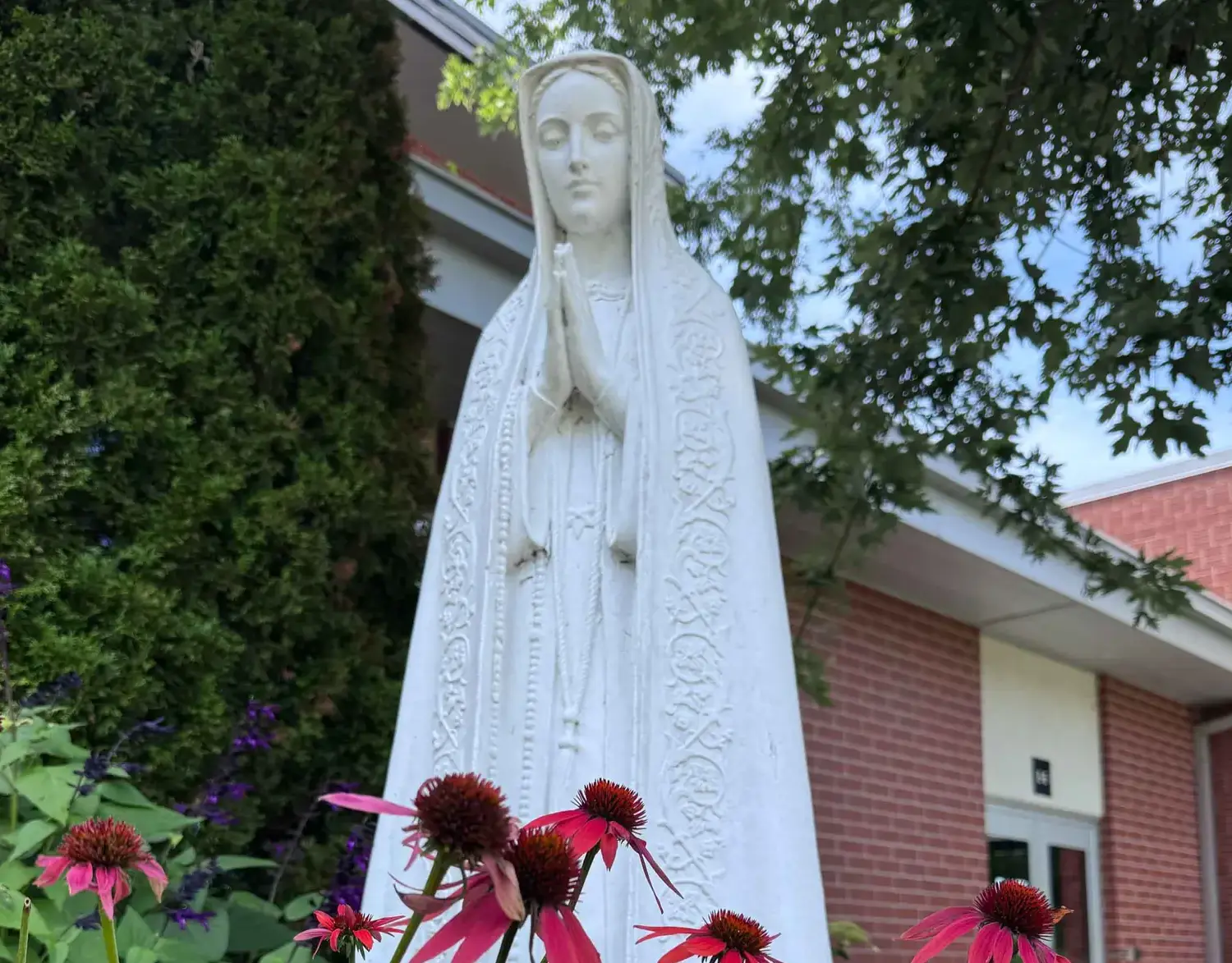 Statue of The Virgin Mary at Notre Dame de Sion School.