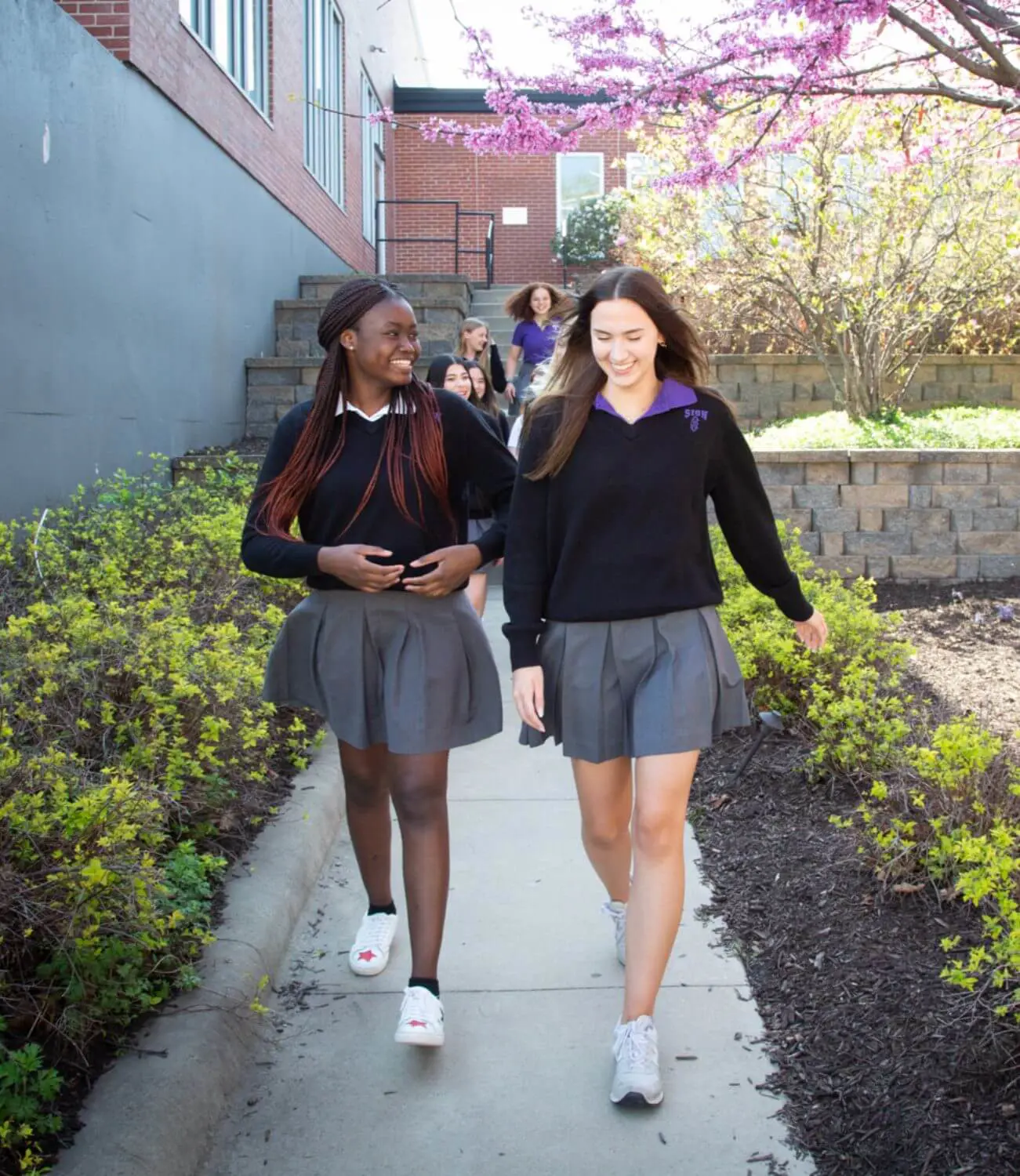 Personalized education, small class sizes, welcoming community, academic rigor, love for learning, diverse community, supportive environment, knows your name, dialogue